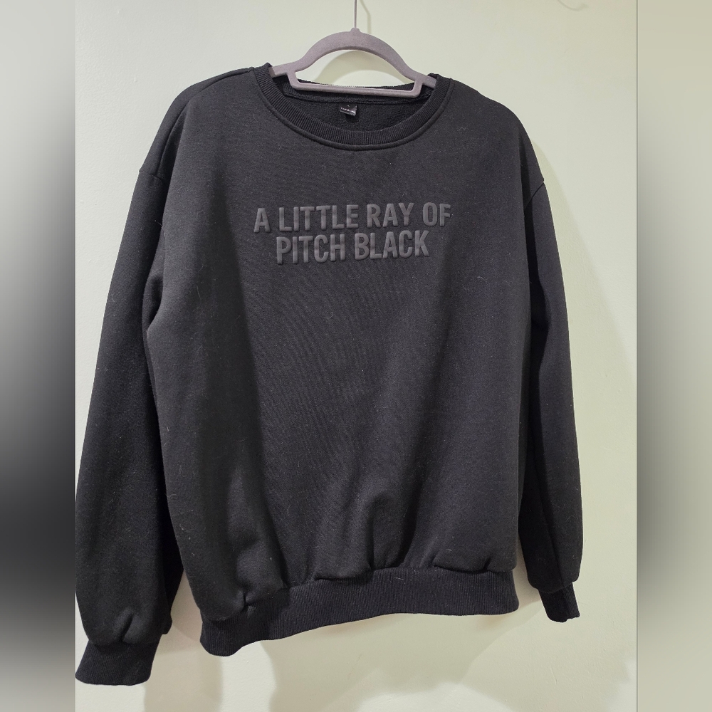 A LITTLE RAY OF PITCH BLACK CREW SWRATSHIRT. SIZE LG. Oversized - Picture 2 of 3
